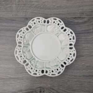 Avon VTG Reticulated Decorative Collector Plate Fruit Floral White Light Green